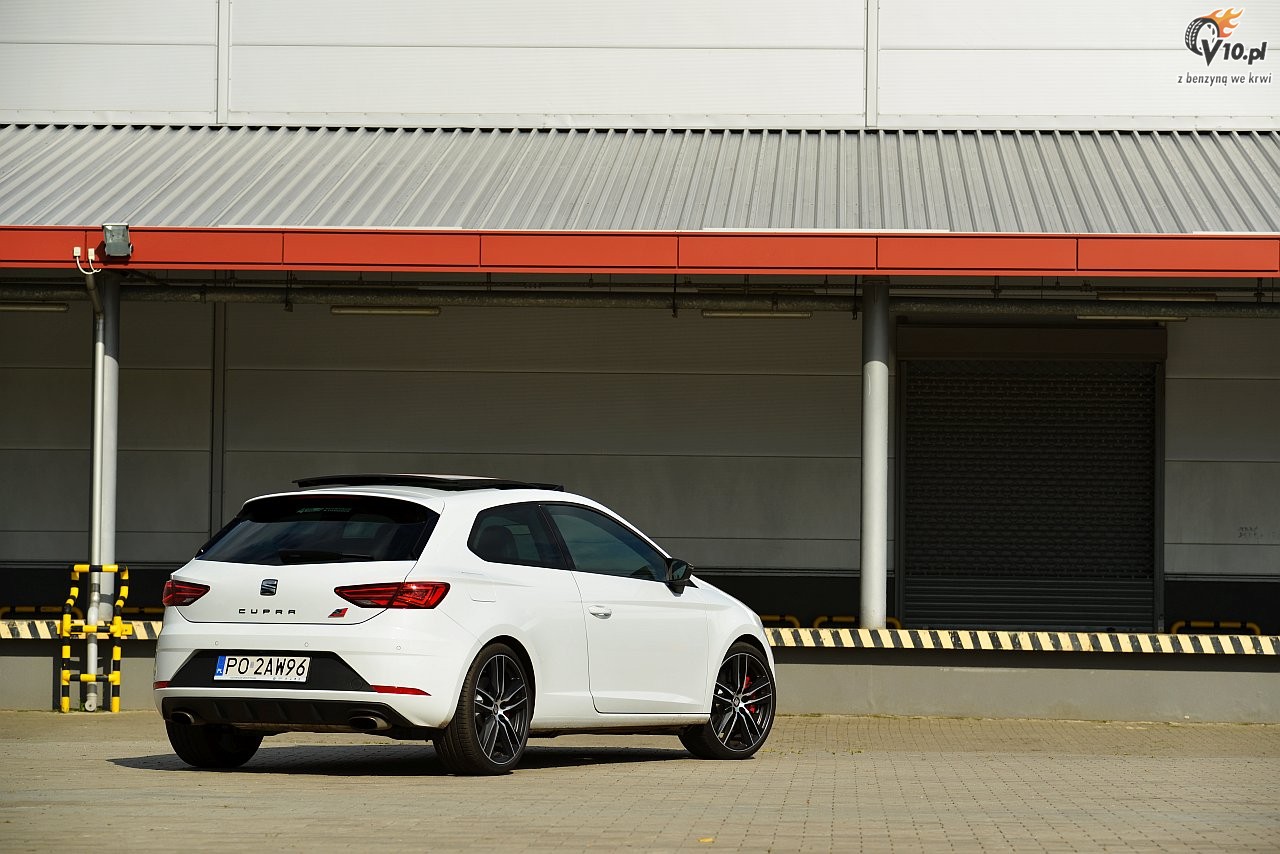 VW Golf R vs. Seat Leon Cupra - test