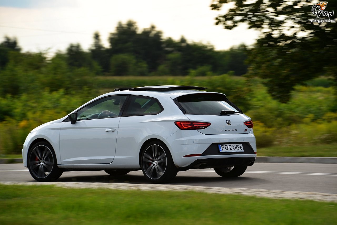 VW Golf R vs. Seat Leon Cupra - test