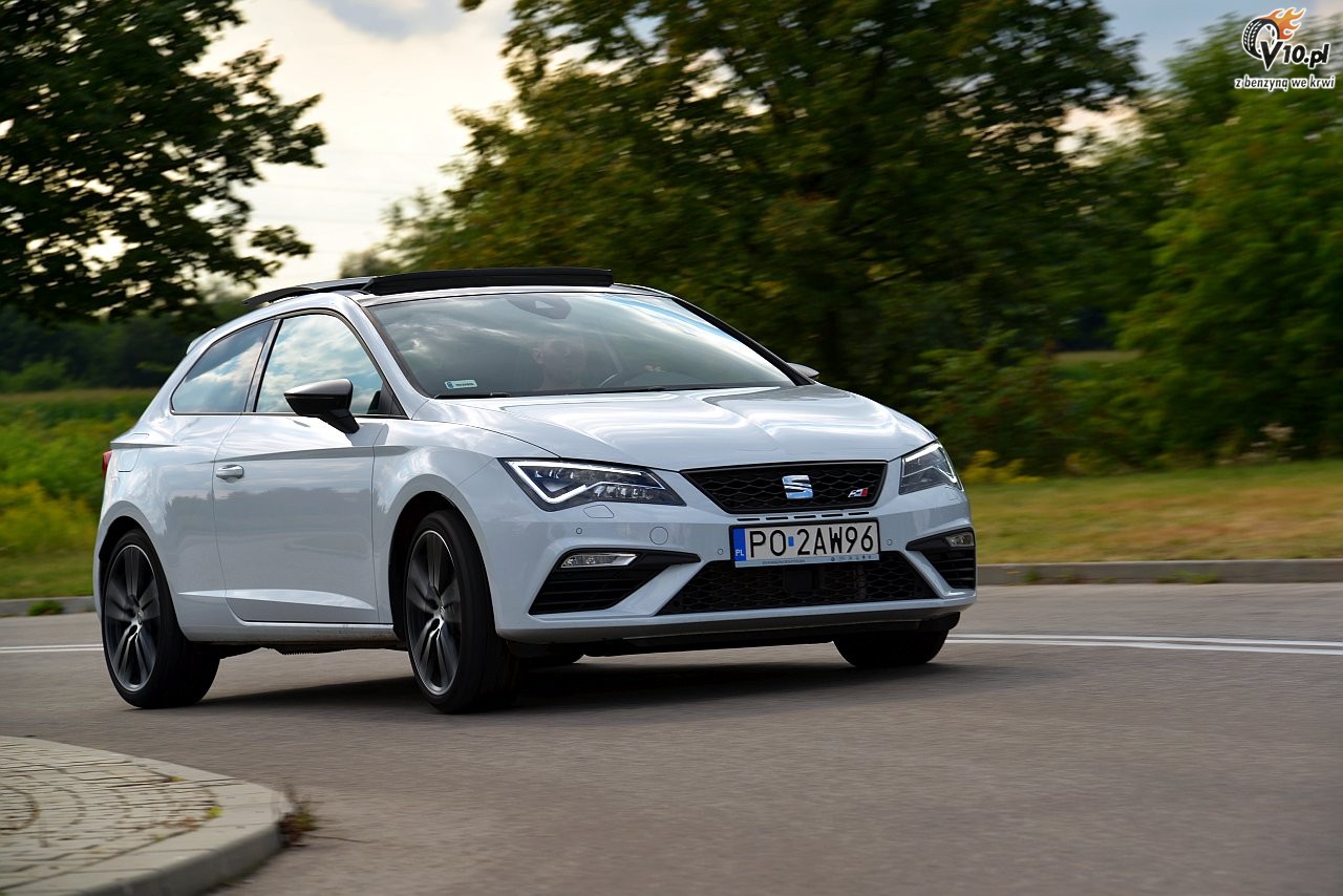 VW Golf R vs. Seat Leon Cupra - test
