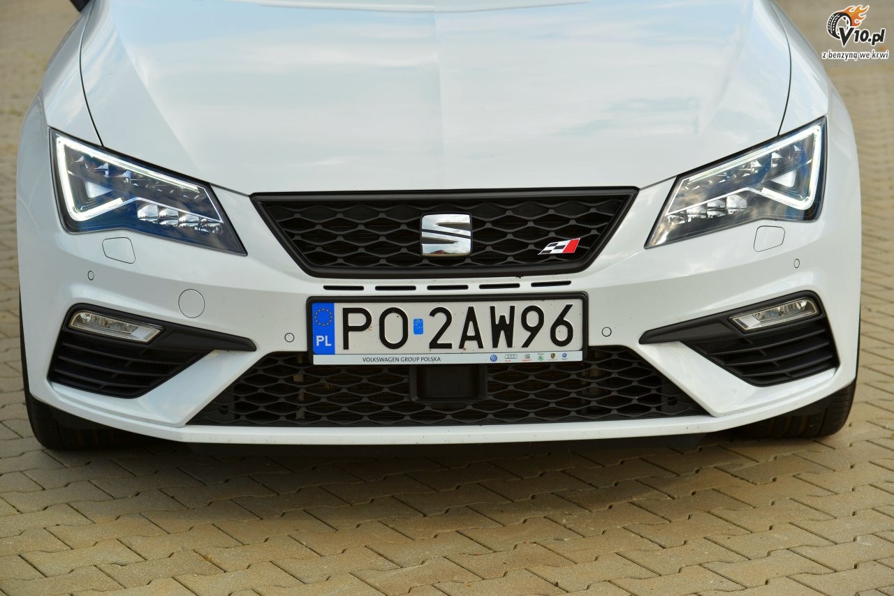 VW Golf R vs. Seat Leon Cupra - test
