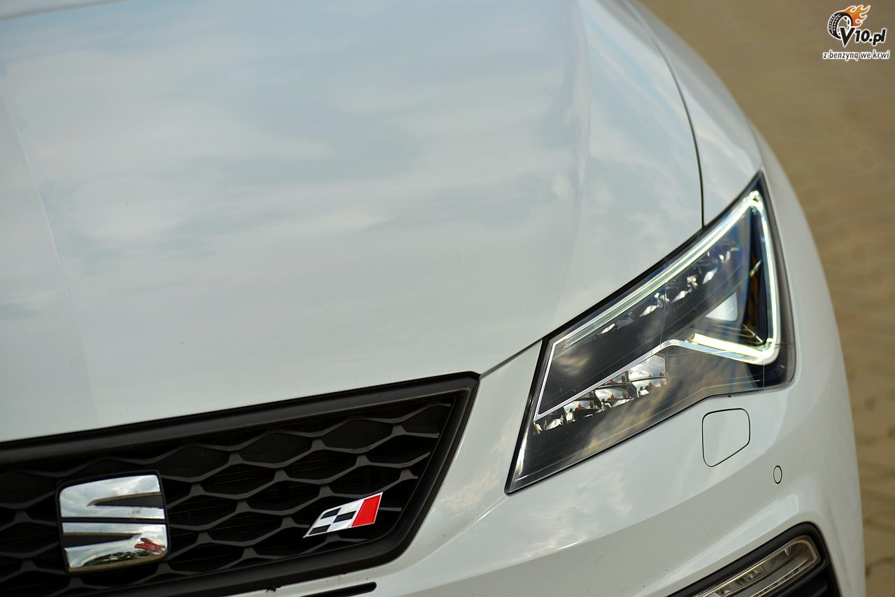VW Golf R vs. Seat Leon Cupra - test