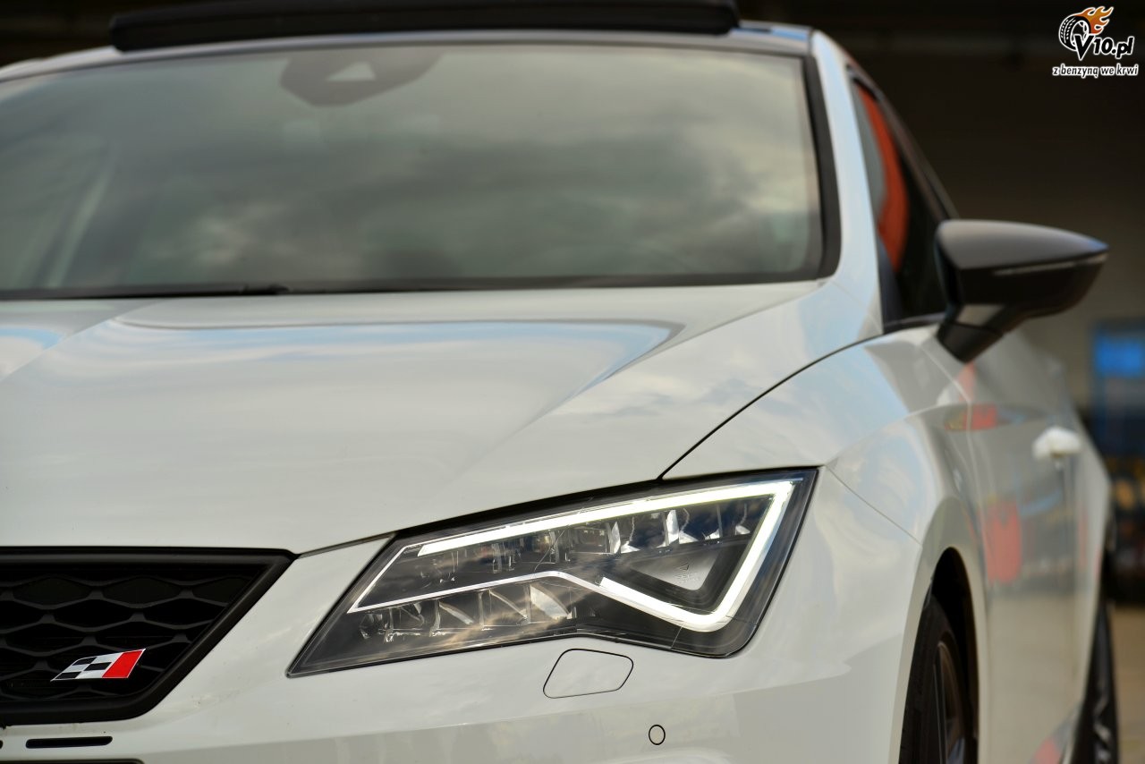 VW Golf R vs. Seat Leon Cupra - test