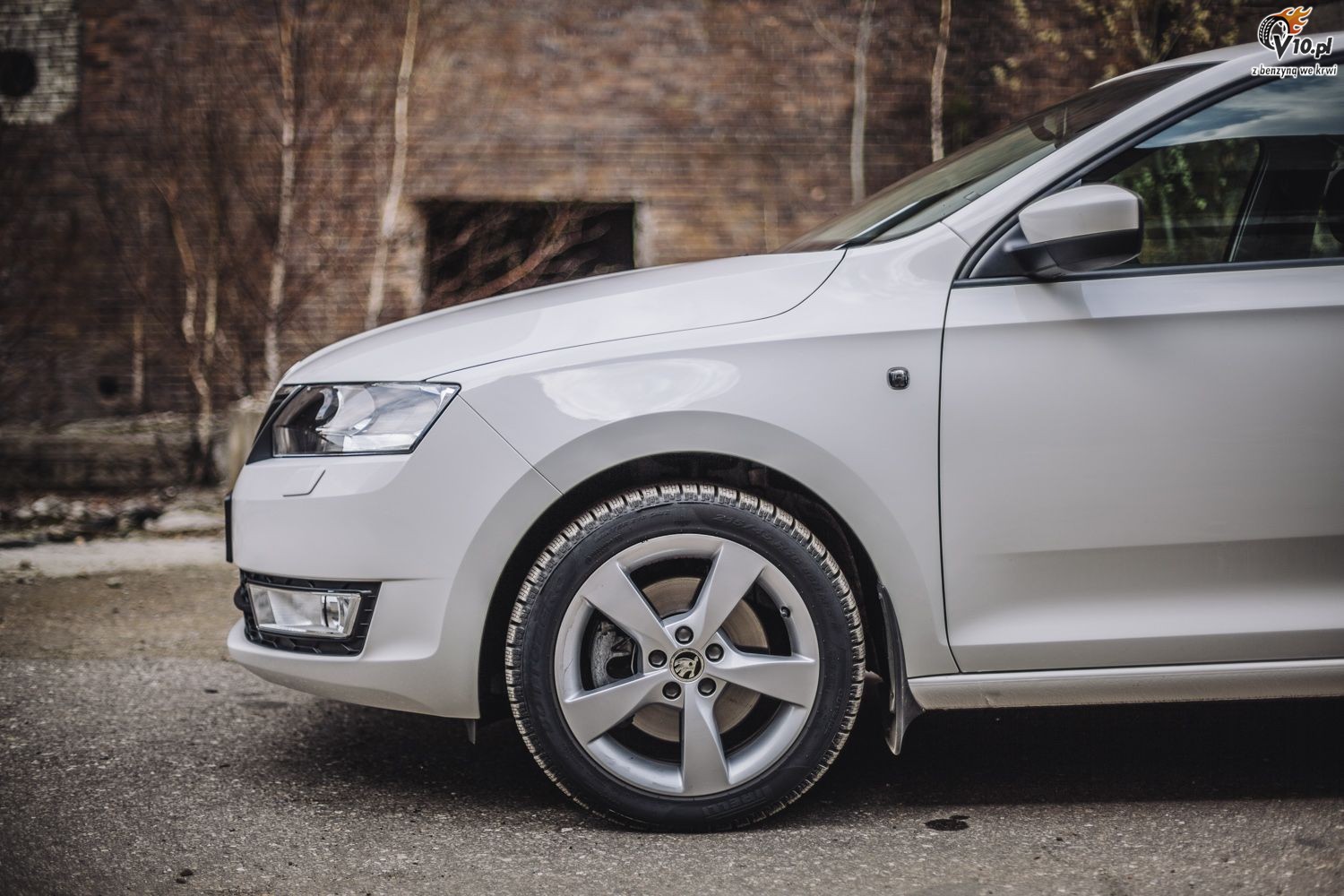 Skoda Rapid vs Citroen C-Elysee - test