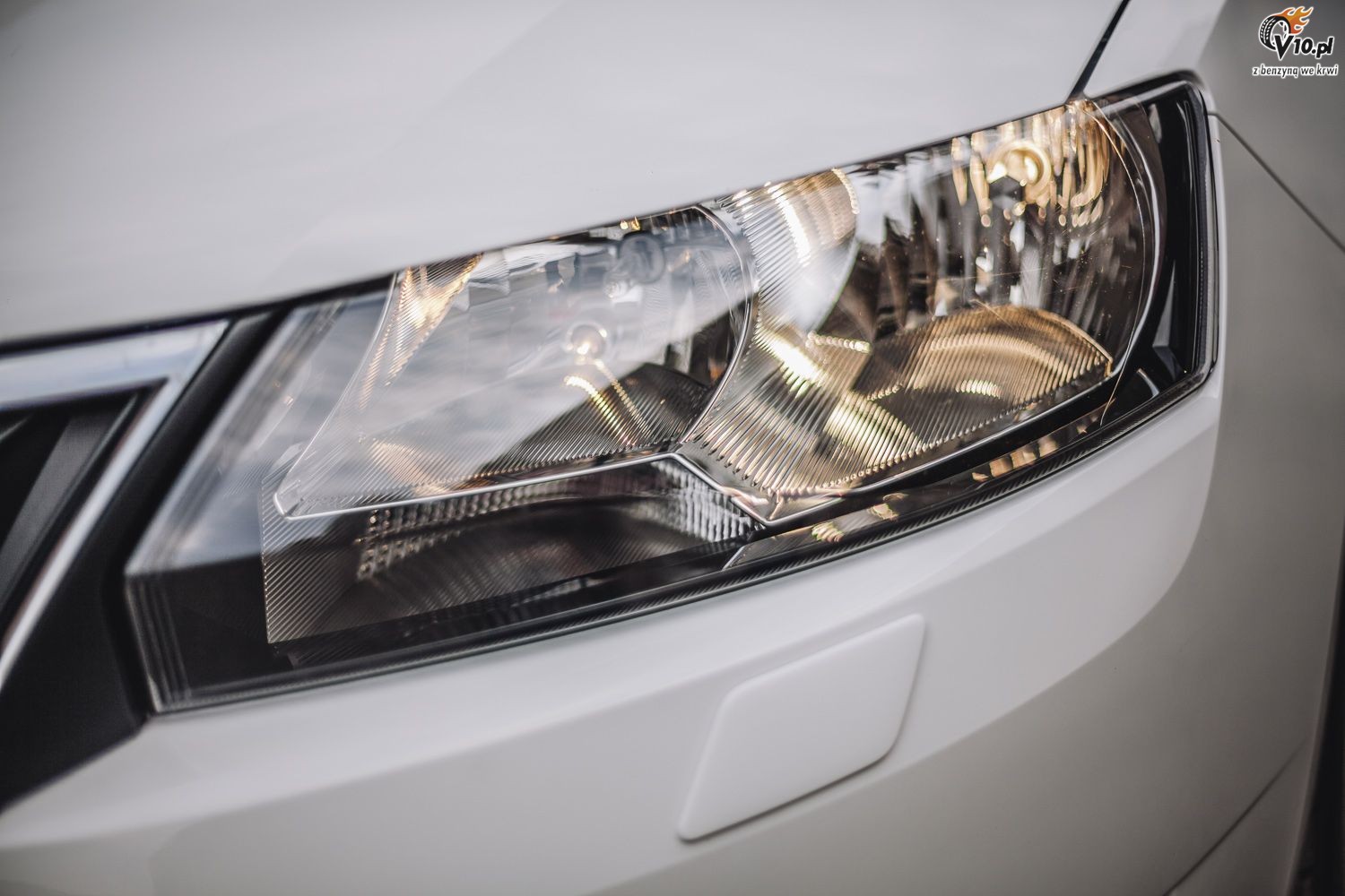 Skoda Rapid vs Citroen C-Elysee - test