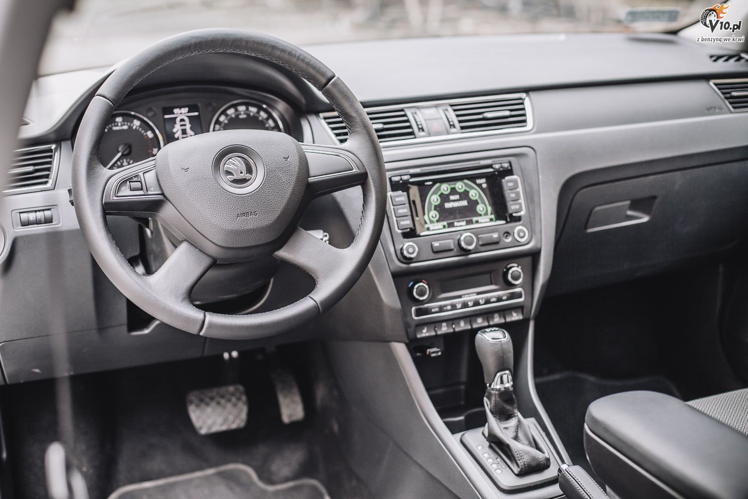 Skoda Rapid vs Citroen C-Elysee - test