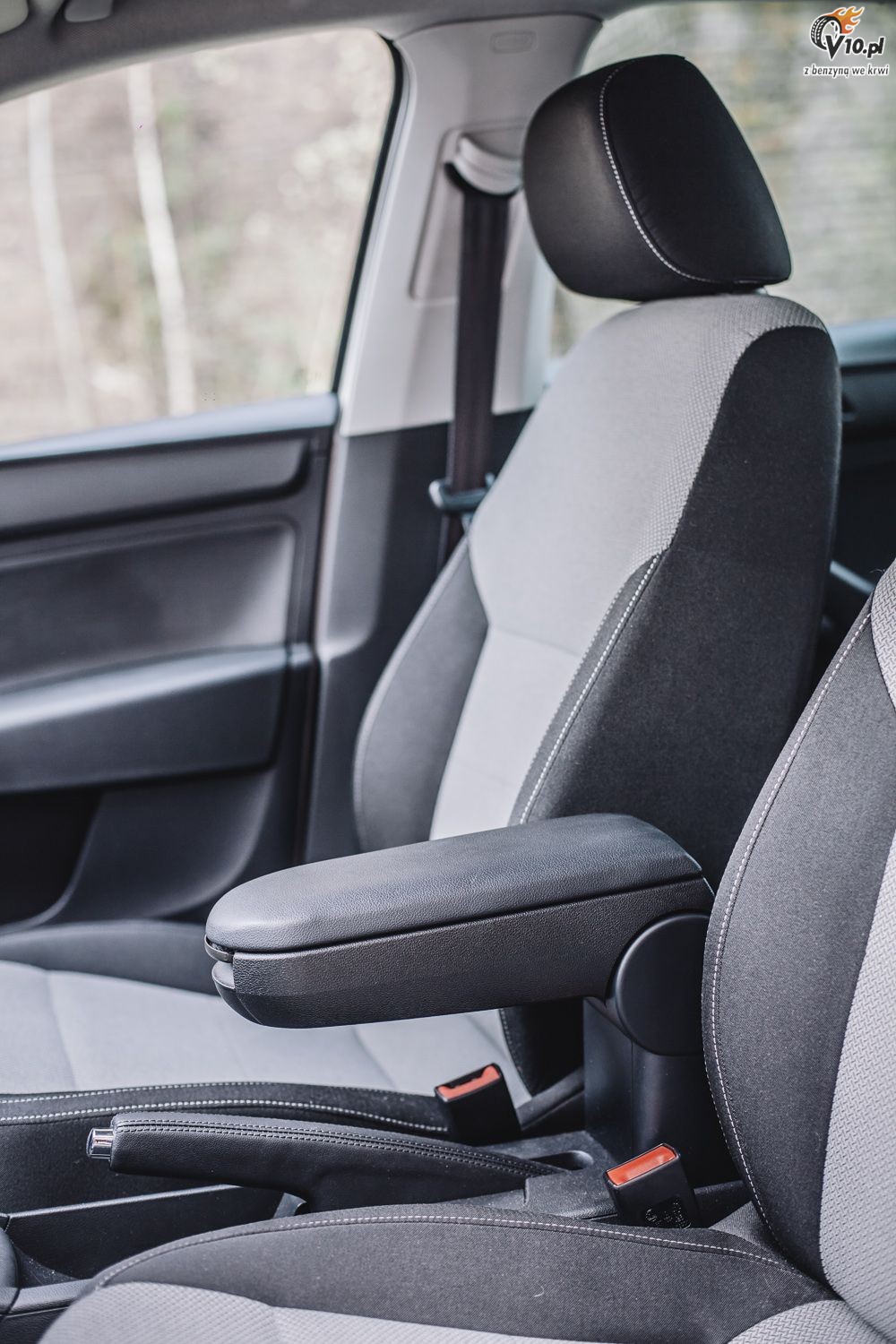 Skoda Rapid vs Citroen C-Elysee - test