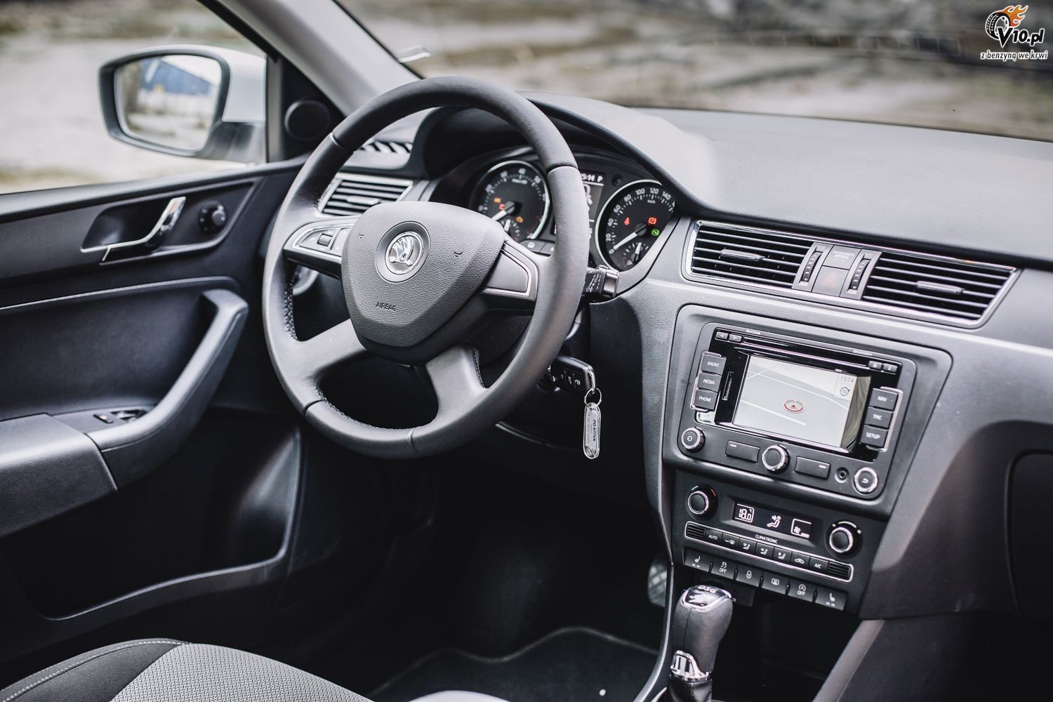 Skoda Rapid vs Citroen C-Elysee - test