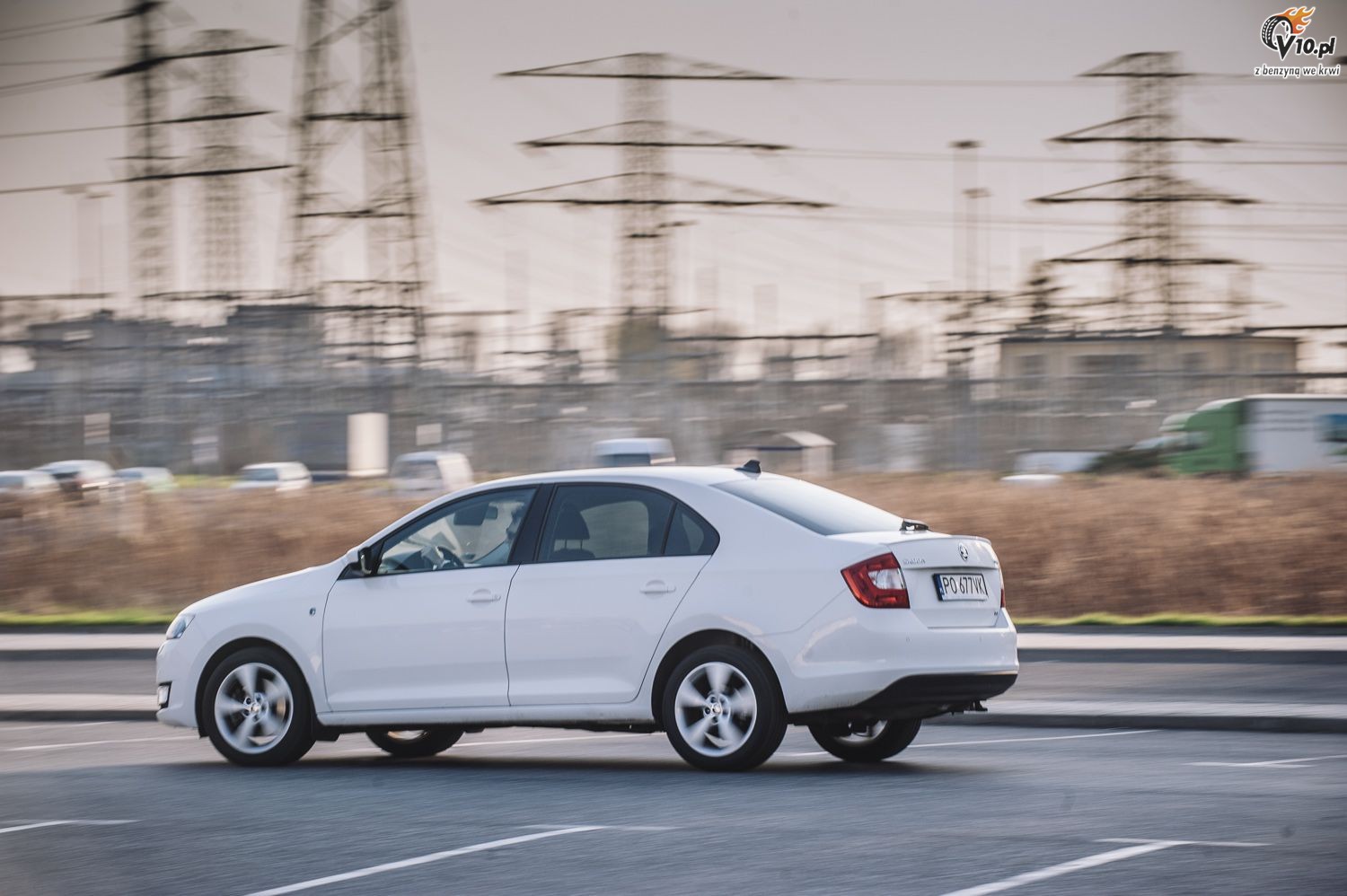 Skoda Rapid vs Citroen C-Elysee - test