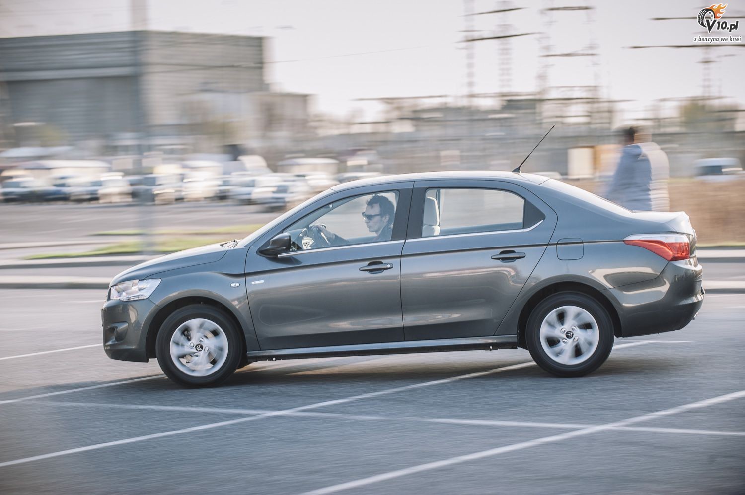 Skoda Rapid vs Citroen C-Elysee - test