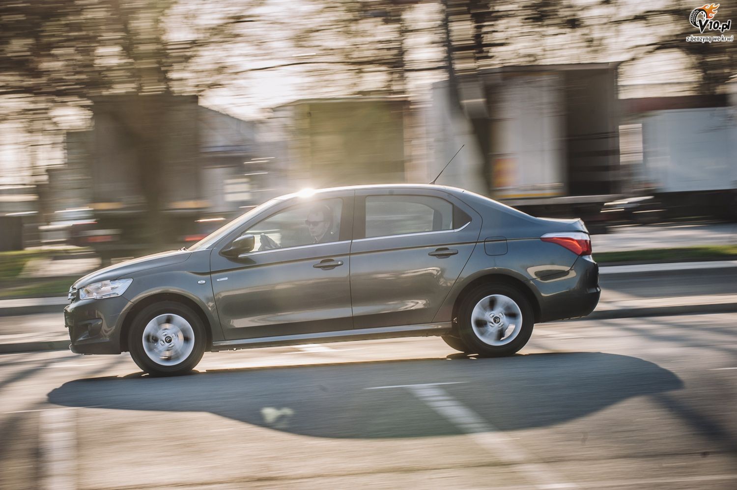 Skoda Rapid vs Citroen C-Elysee - test
