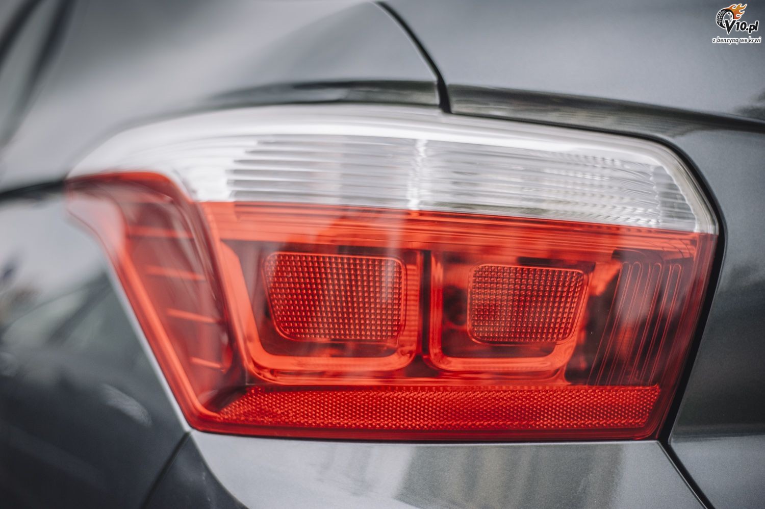 Skoda Rapid vs Citroen C-Elysee - test