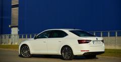 Skoda Superb 2.0 TDI by Ossoliski