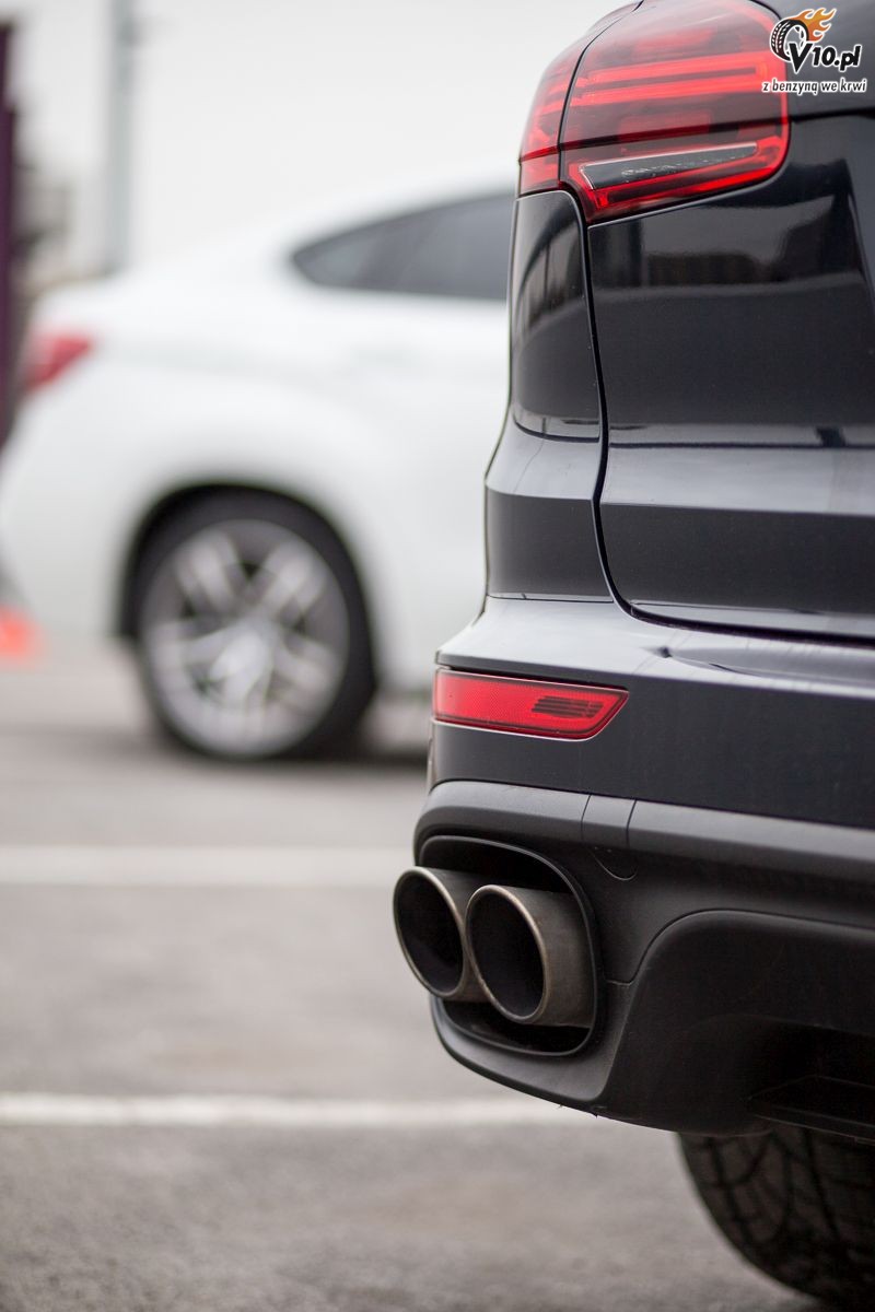 Porsche Cayenne, BMW X6 i Infiniti QX70