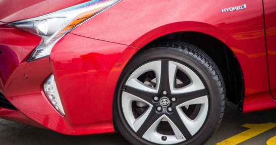 Hyundai Ioniq vs Toyota Prius -  porównanie