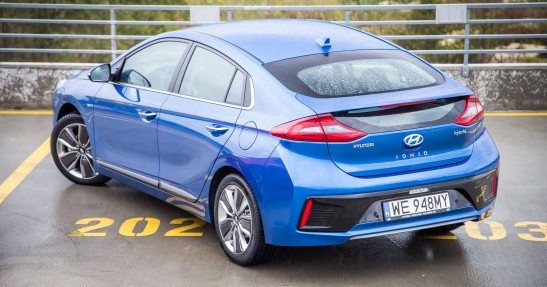 Hyundai Ioniq vs Toyota Prius -  porównanie