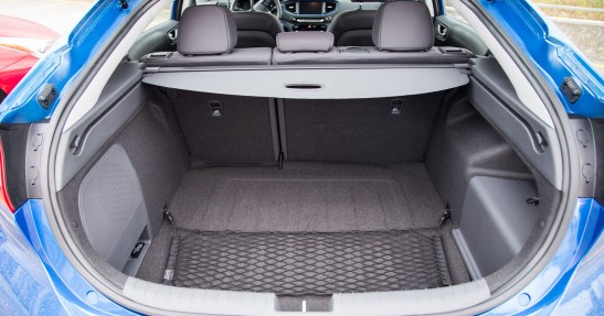 Hyundai Ioniq vs Toyota Prius -  porównanie