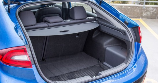 Hyundai Ioniq vs Toyota Prius -  porównanie