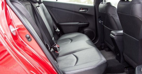 Hyundai Ioniq vs Toyota Prius -  porównanie