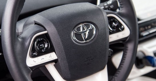 Hyundai Ioniq vs Toyota Prius -  porównanie