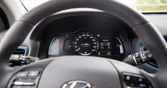 Hyundai Ioniq vs Toyota Prius -  porównanie