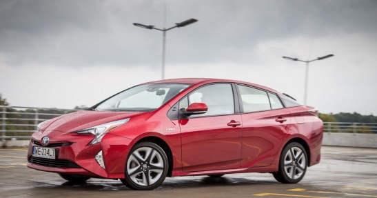 Hyundai Ioniq vs Toyota Prius -  porównanie