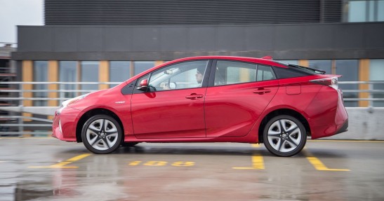 Hyundai Ioniq vs Toyota Prius -  porównanie