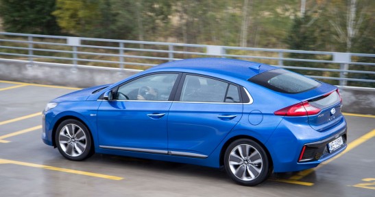 Hyundai Ioniq vs Toyota Prius -  porównanie