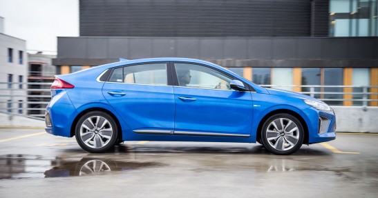 Hyundai Ioniq vs Toyota Prius -  porównanie