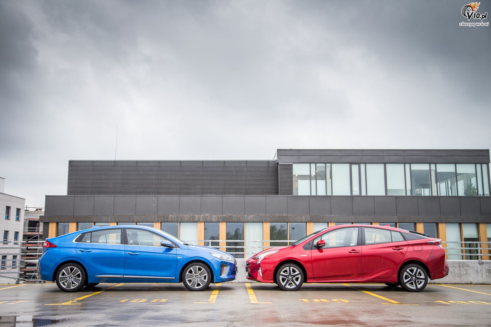 Hyundai Ioniq vs Toyota Prius -  porwnanie