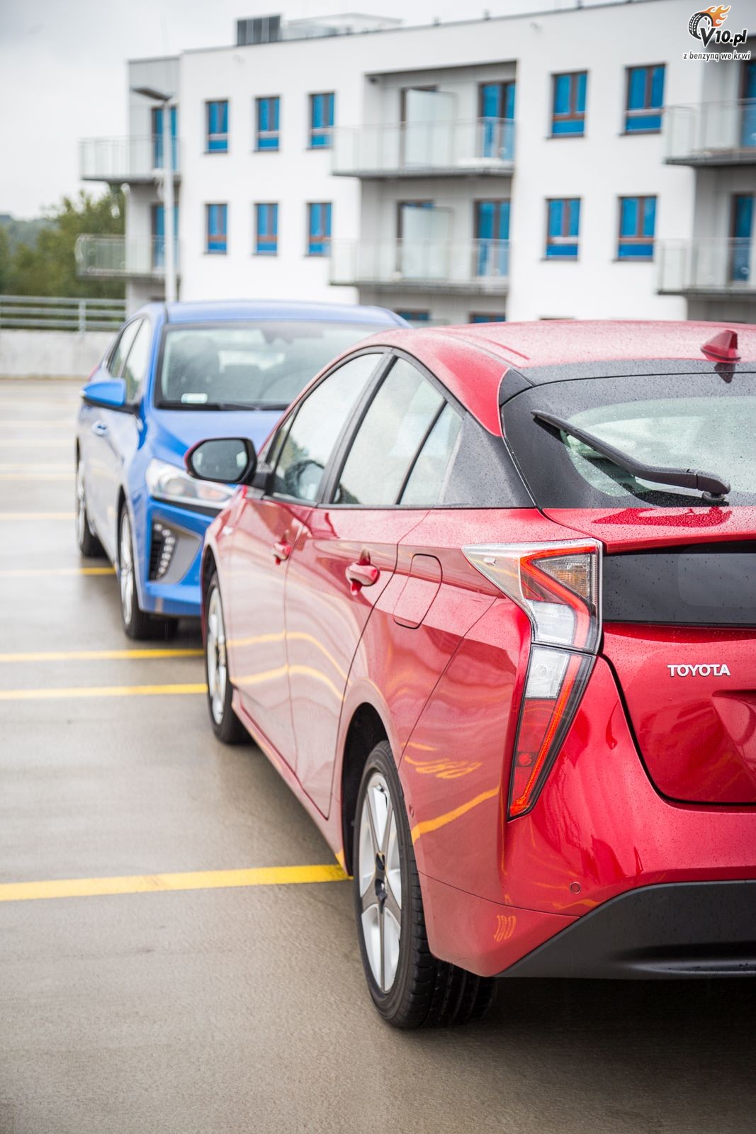 Hyundai Ioniq vs Toyota Prius -  porwnanie