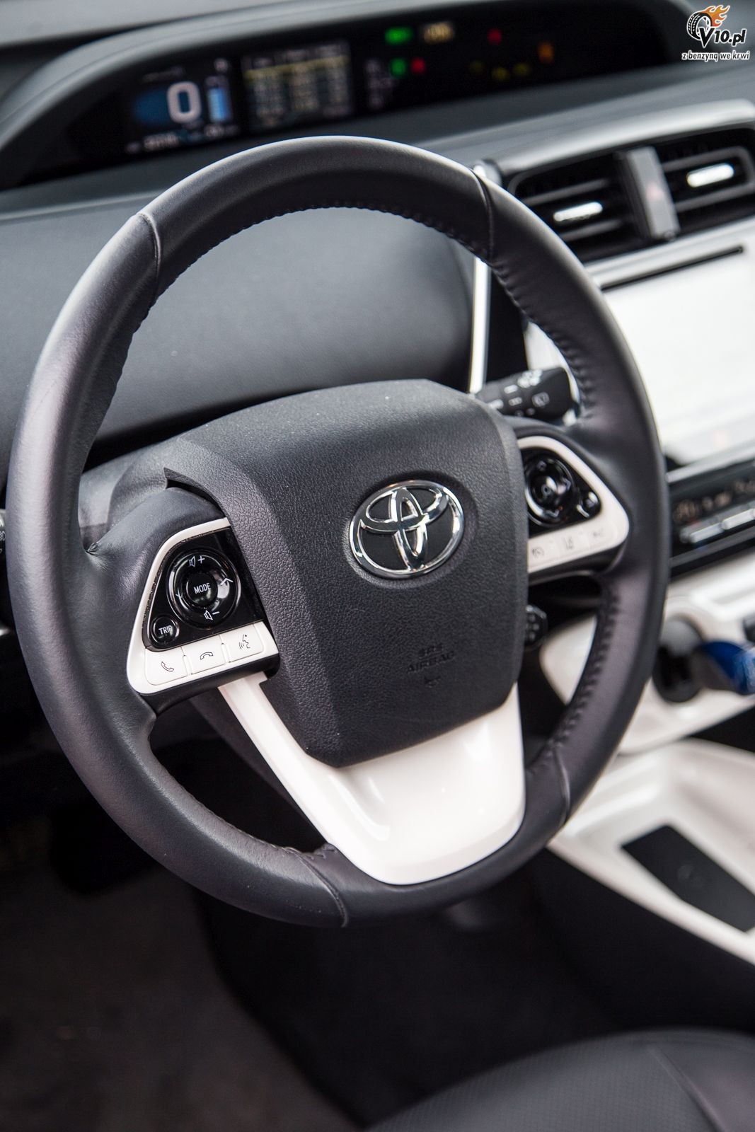 Hyundai Ioniq vs Toyota Prius -  porwnanie