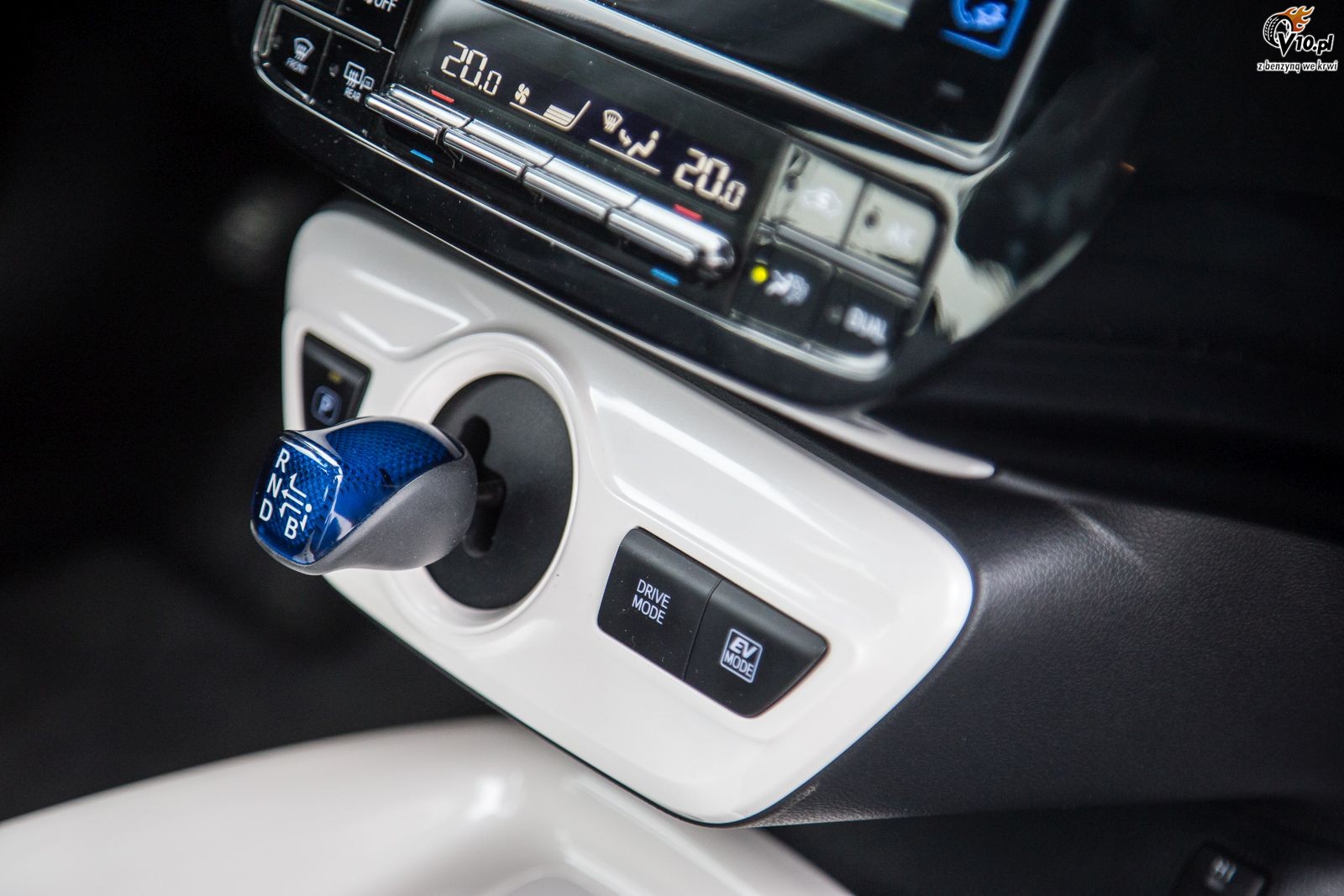 Hyundai Ioniq vs Toyota Prius -  porwnanie