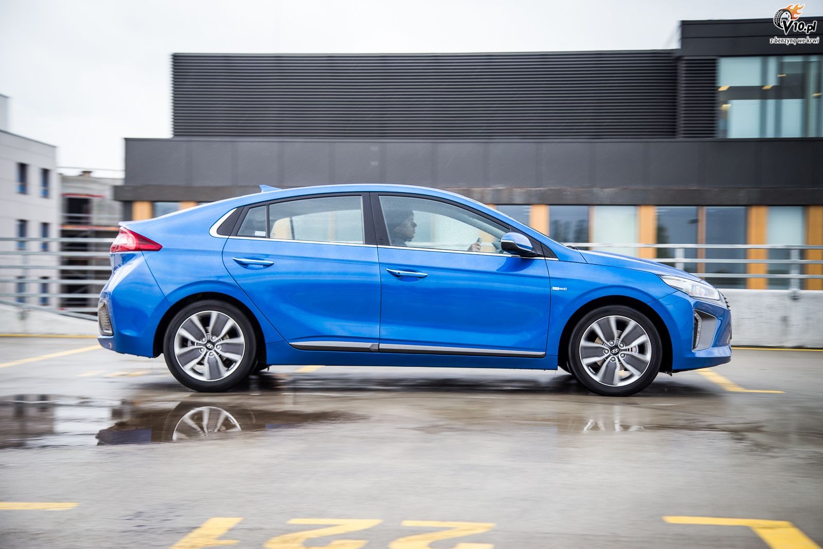 Hyundai Ioniq vs Toyota Prius -  porwnanie