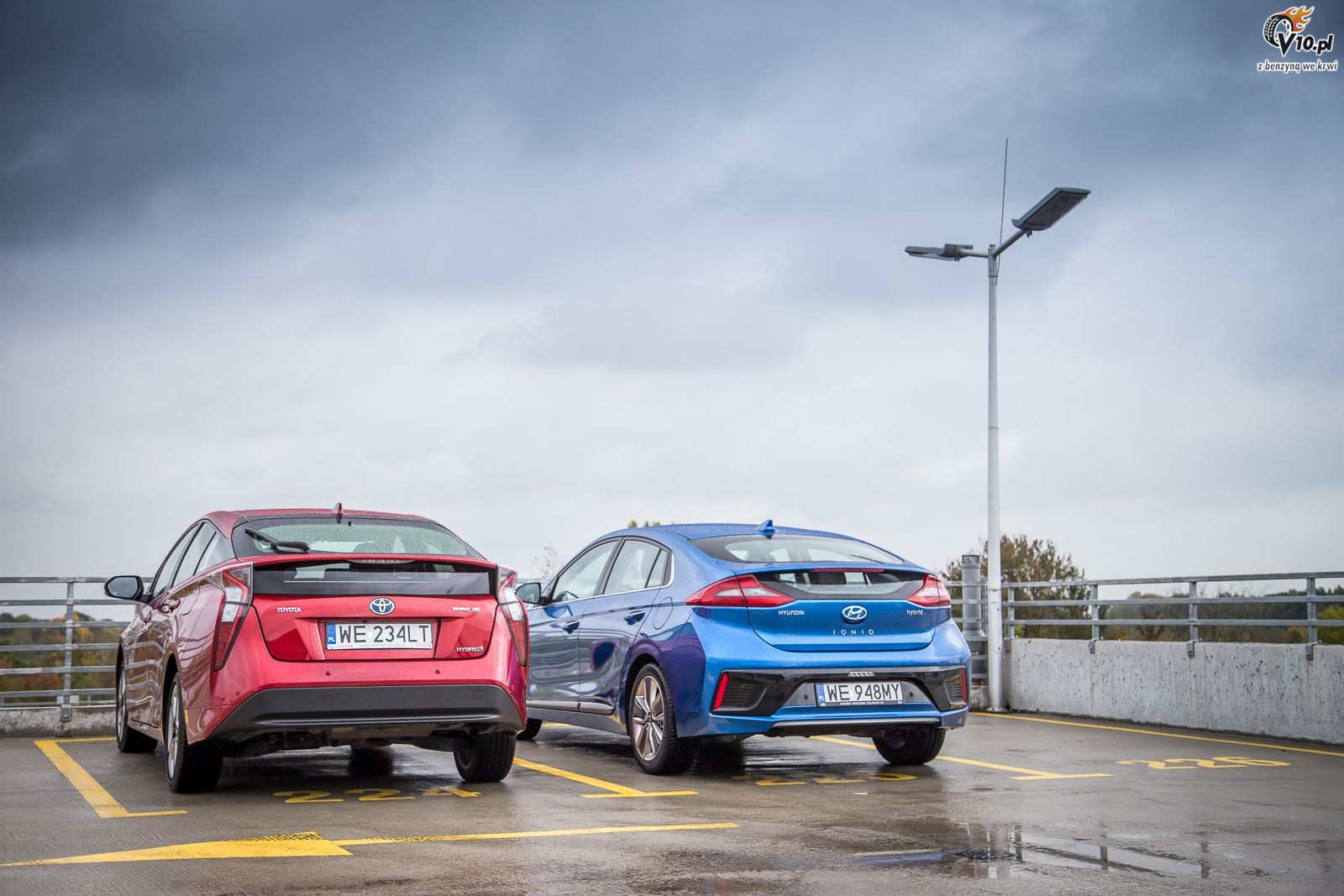 Hyundai Ioniq vs Toyota Prius -  porwnanie