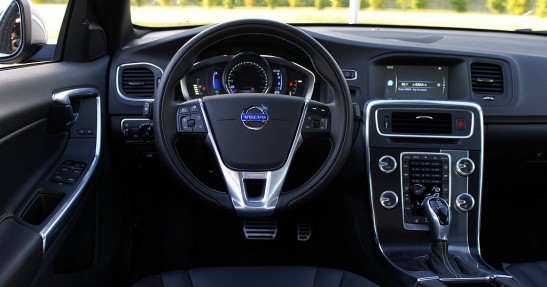 Volvo S60 T6 FWD - test