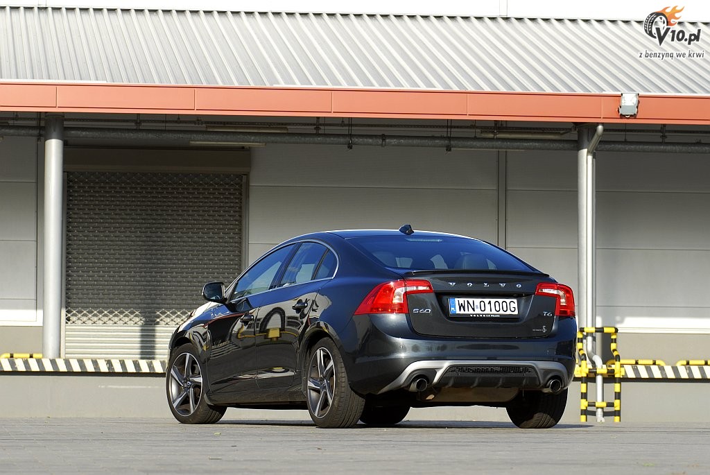 Volvo S60 T6 FWD - test