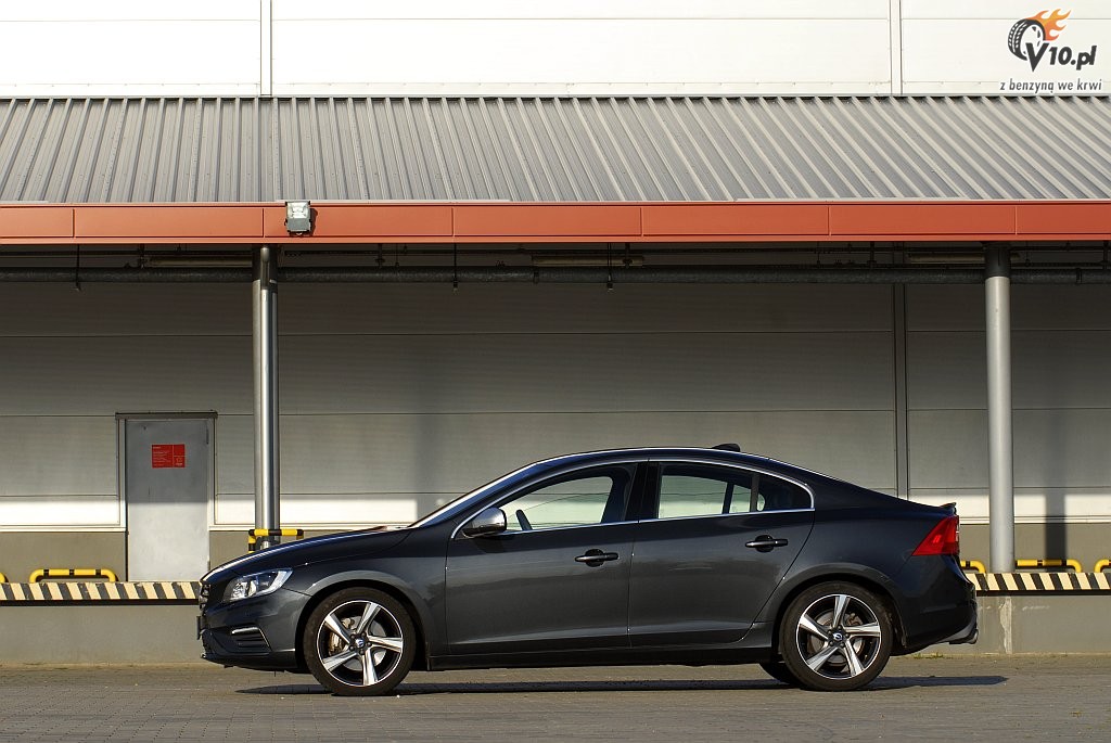 Volvo S60 T6 FWD - test