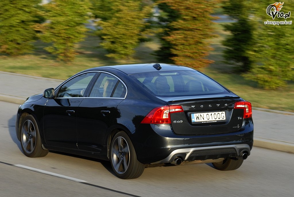 Volvo S60 T6 FWD - test