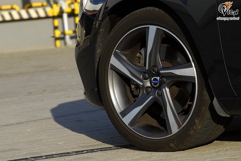 Volvo S60 T6 FWD - test