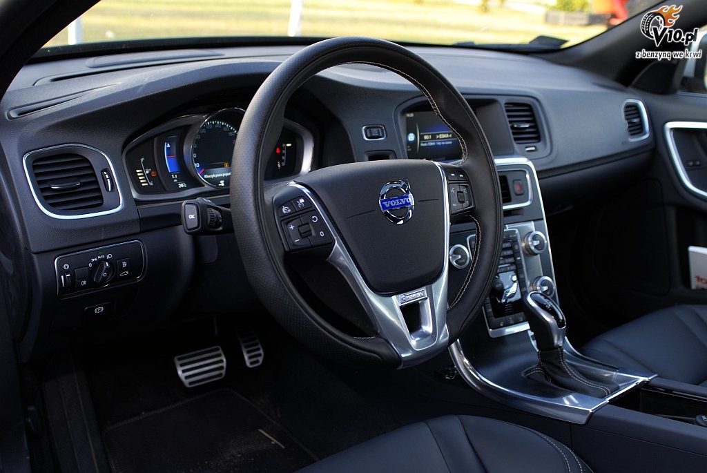 Volvo S60 T6 FWD - test
