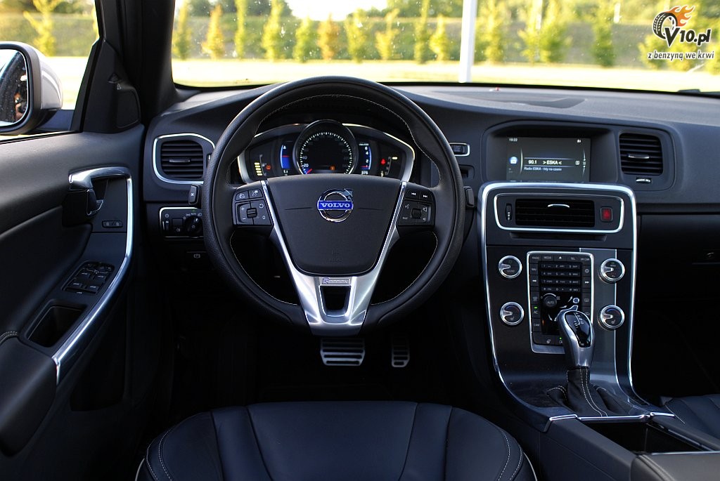 Volvo S60 T6 FWD - test