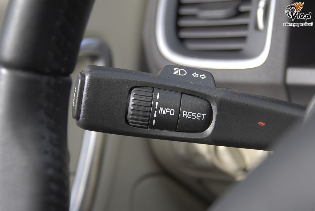 Volvo V60 D5 AWD - test