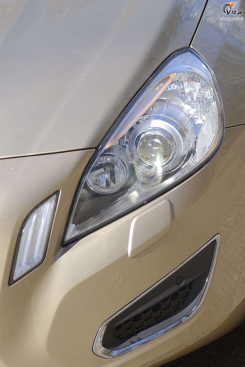 Volvo V60 D5 AWD - test
