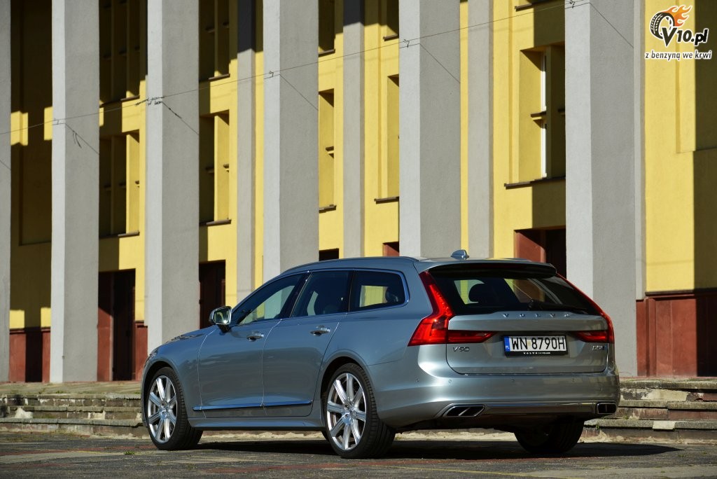 Volvo V90 D5 AWD - test