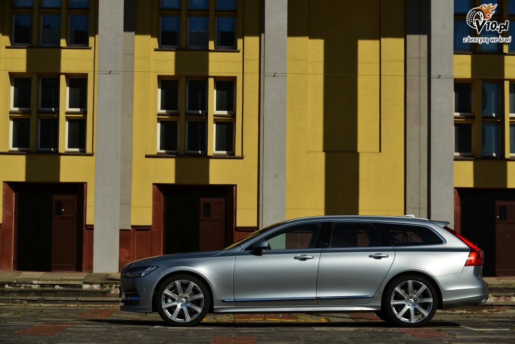 Volvo V90 D5 AWD - test