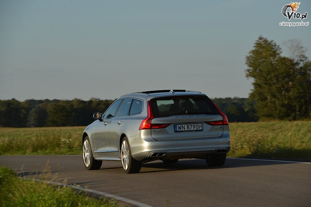 Volvo V90 D5 AWD - test