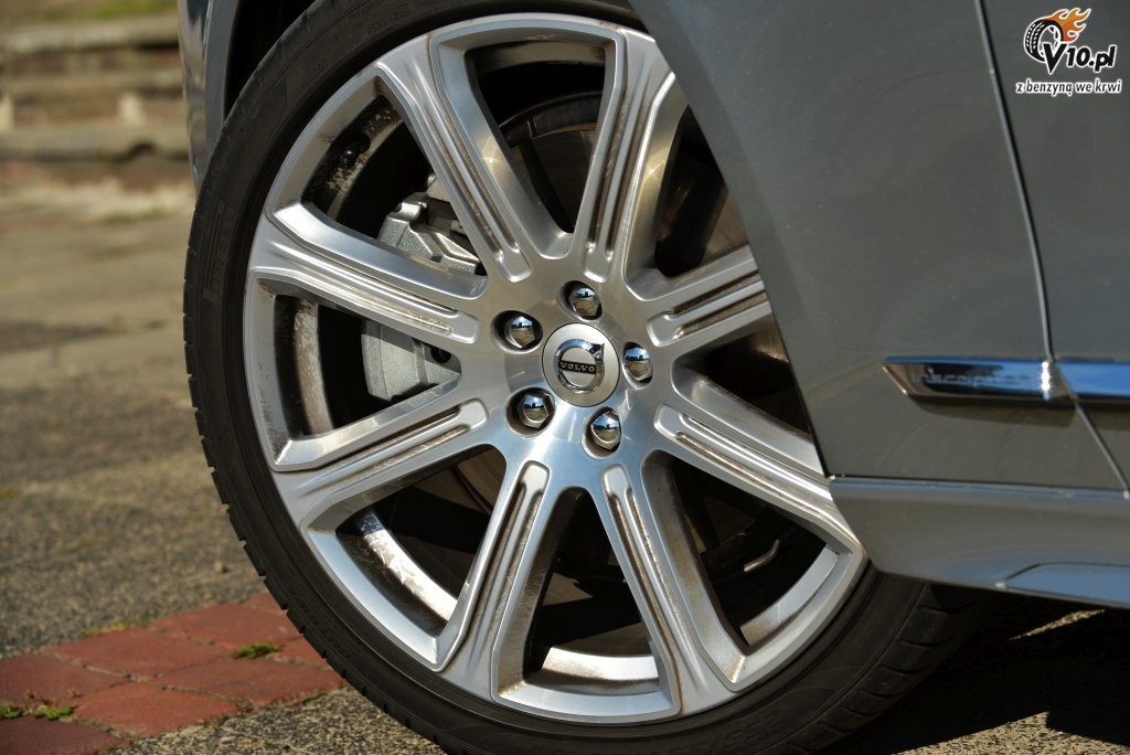 Volvo V90 D5 AWD - test