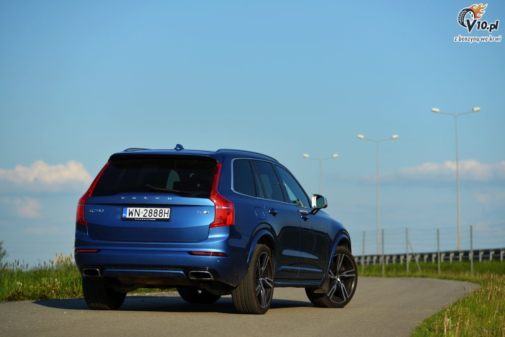 Volvo XC90 D5 vs. Mercedes GLE 350d - test