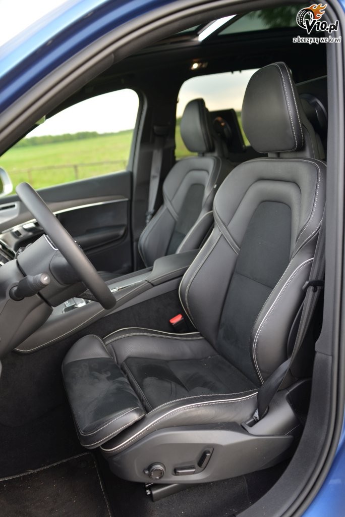 Volvo XC90 D5 vs. Mercedes GLE 350d - test