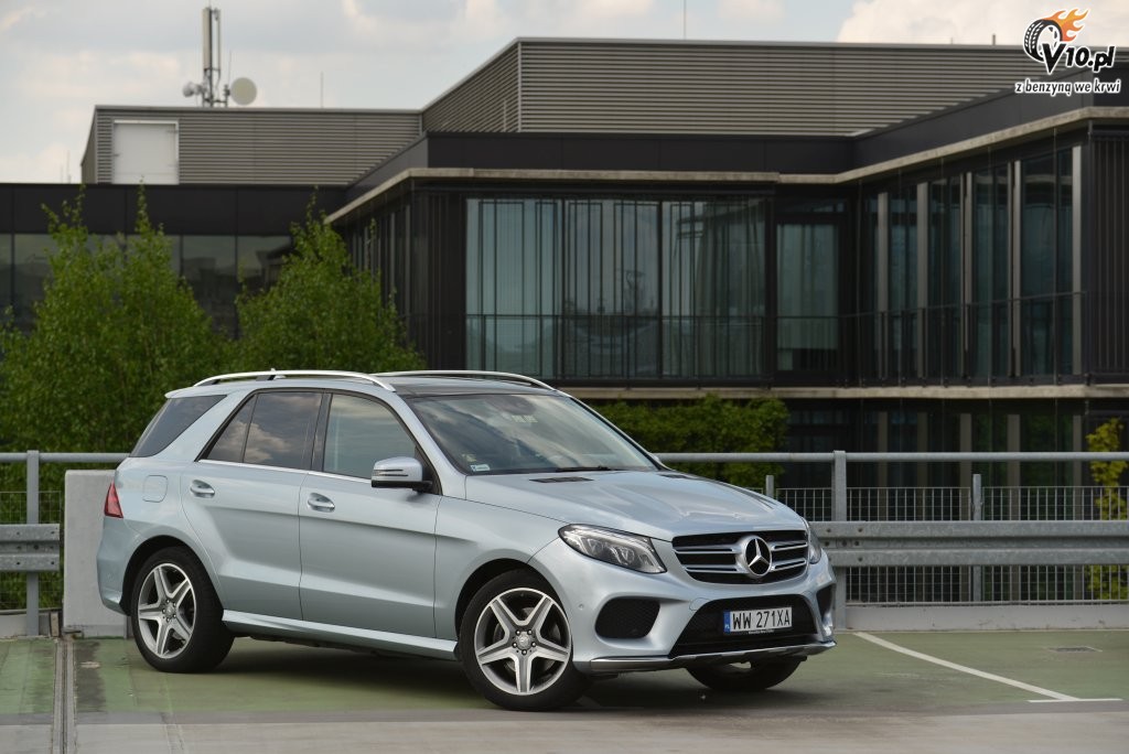 Volvo XC90 D5 vs. Mercedes GLE 350d - test